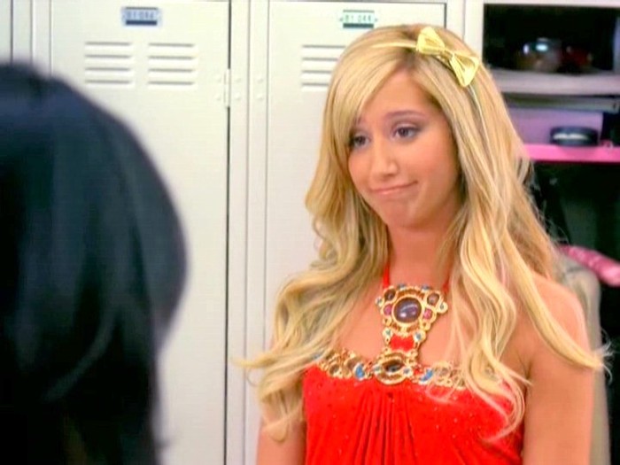 007HSM_Ashley_Tisdale_001