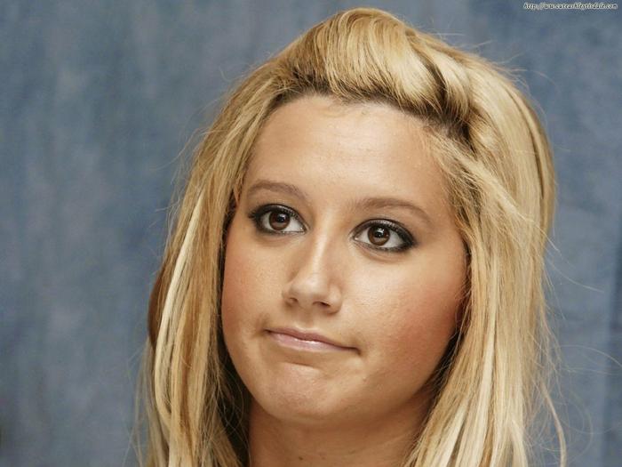 Ashley_Tisdale_RPJ1RI
