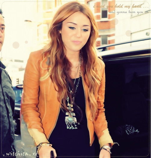 0089590365 - Miley Glittery