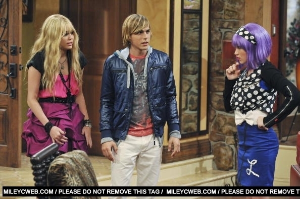 Hannah-jake-in-hannah-montana-season-4-hannah-montana-20336858-594-395 - 0-0 hannah and jake in hannah montana season 4