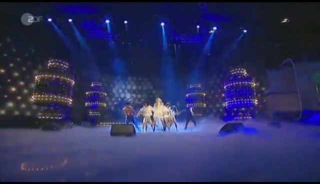 bscap0088 - Miley Cyrus Performs at Wetten Dass