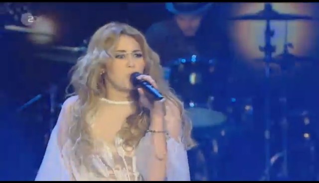 bscap0279 - Miley Cyrus Performs at Wetten Dass