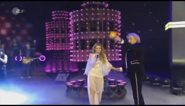 bscap0357 - Miley Cyrus Performs at Wetten Dass