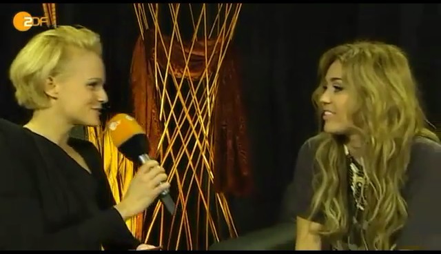 bscap0000 - Miley Cyrus At Wetten Dass Backstage Interview