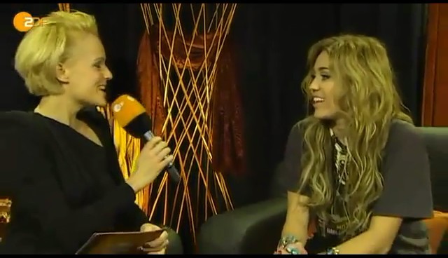 bscap0001 - Miley Cyrus At Wetten Dass Backstage Interview