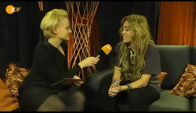 bscap0004 - Miley Cyrus At Wetten Dass Backstage Interview