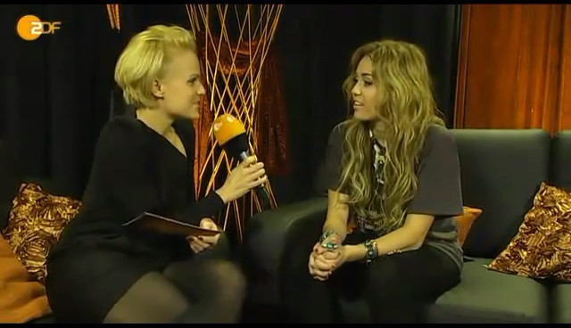 bscap0007 - Miley Cyrus At Wetten Dass Backstage Interview