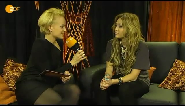 bscap0010 - Miley Cyrus At Wetten Dass Backstage Interview
