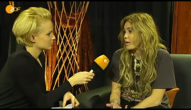 bscap0286 - Miley Cyrus At Wetten Dass Backstage Interview