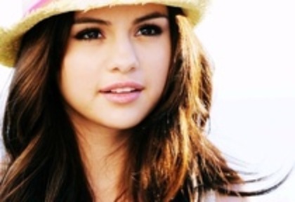Selena Gomez - 0-Super Pics-With Sell