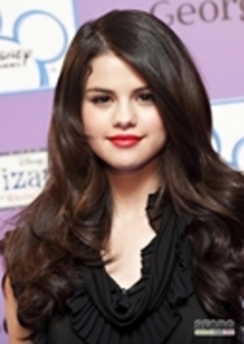 Selena Gomez - x-APRIL-7TH-Wizards-Of-Waverly-Place-Fashion-Show
