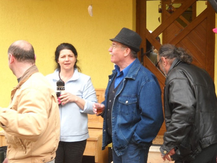 "C"........de la COMENTARII