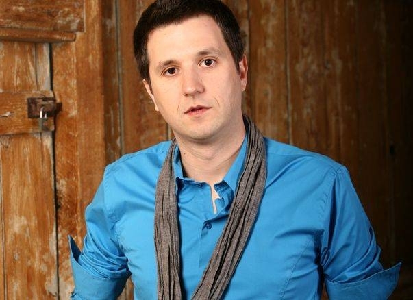 tnr_800x800_27355_andi_moisescu_01_8ec33e4b06