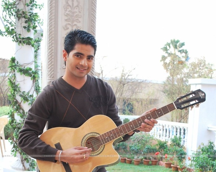 39392-karan-mehra - Yeh Rishta Kya Kehlata Hai-Dragoste dulce amara