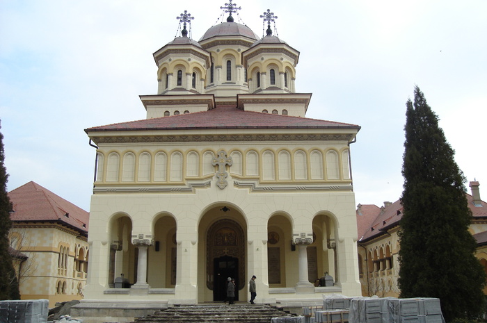 18 Catedrala Mitropoliei din Alba-Iulia - Prin tara cu sotia si cu fetita cea mica