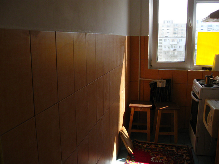 Bucataria pentru moment; asteptam mobila
