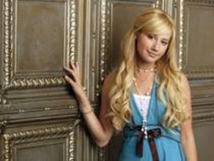 SEGEVUOIIIXXDKJPKZW - Ashley