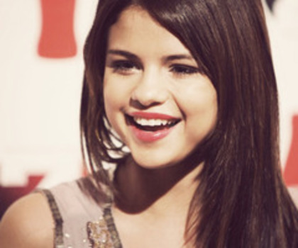 tumblr_ldbyj3sZlo1qay939o1_500_thumb - 0 alte poze cu selena gomez 0