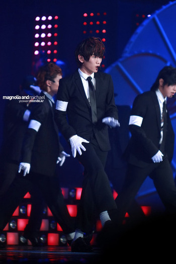   (54) - Kim Ki Bum alias Key