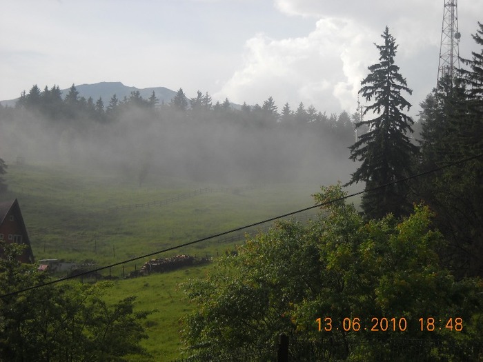 Busteni - La munte pe Valea Prahovei Vara-Mountain summer