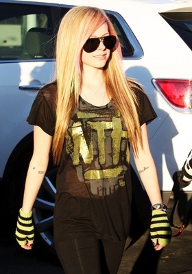 avril-lavigne-110792l-poza[1]