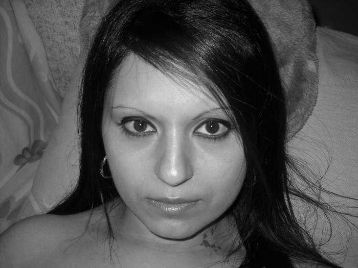 Andreea - Black and White-foto Black and White