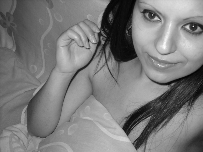 Andreea - Black and White-foto Black and White