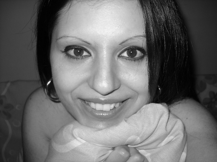 Andreea - Black and White-foto Black and White