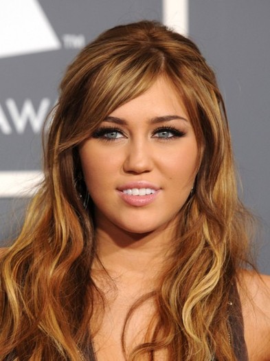 miley-cyrus-2011-grammy-awards-02132011-04-430x573 - MILEY CYRUSSSS