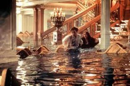 se scufunda - Titanic