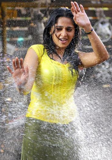 anushka-shetty-wallpape anushka-shetty-wallpape