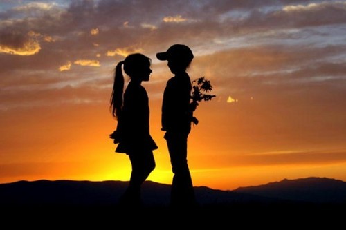 love,sweet,boy,flowers,girl,innocence-57b071b3aa1708439cafc0066a090c3c_h