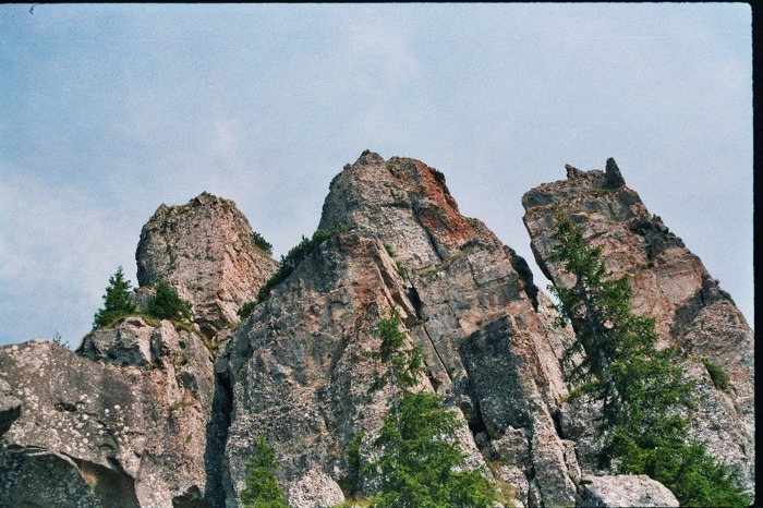 10. dezagregari, Detunatele - Mountain