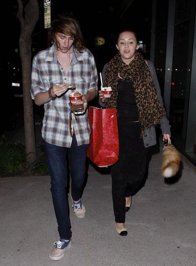  - x Out for Ice Cream with Braison at Coldstone Creamery - 29th March 2011