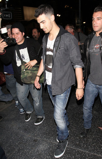 Joe+Jonas+Joe+Jonas+Out+Dinner+Hollywood+wXsyT7nNxNCl - Joe Jonas Out For Dinner In Hollywood