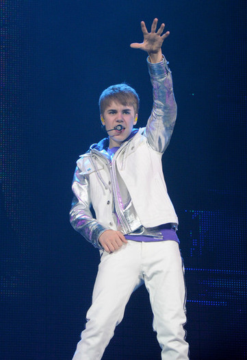 Justin+Bieber+Justin+Bieber+Performs+Palais+f_UJWuFAhRll