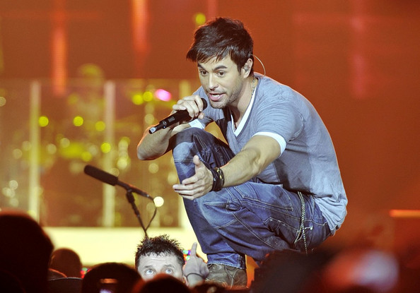 Enrique+Iglesias+Enrique+Iglesias+Performs+vGr-T5b5E-ol