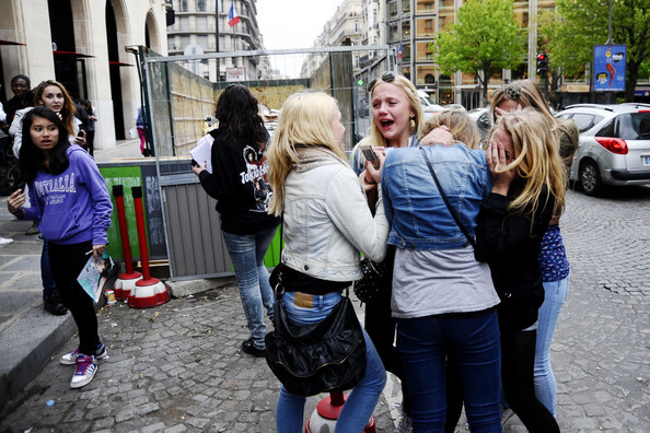 Justin+Bieber+Fans+Wait+Justin+Bieber+Wlpx_xmRlaQl