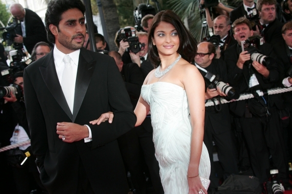 normal_89529_Aishwarya_Cannes_-_desibabesandhunks_blogspot_com_-_010_122_1071lo - poze cu superba Aishwarya Ray