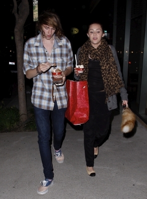 normal_021 - 0-0 Miley and Braison quittent Katsuya