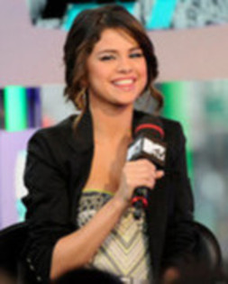 Selena Gomez - tema1 pentru scoaladisney2