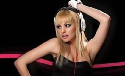 alexandra stan - tema3 pentru scoaladisney2