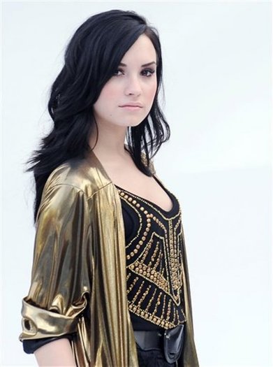 Demi Lovato - tema4 pentru scoaladisney2