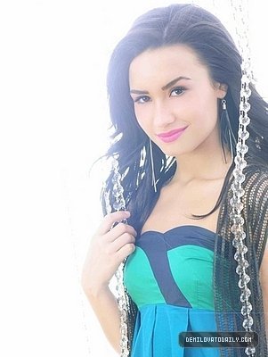 Demi Lovato - tema4 pentru scoaladisney2