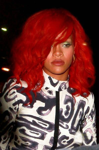 rihanna-red-hair - rihanna par rosu