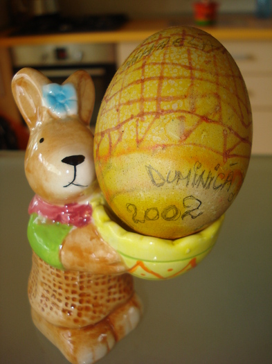 UN OU DE LA PASTELE DIN 2002