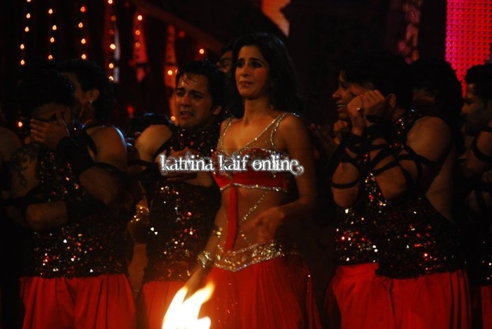 l4_Katrina_Kaif_recording_Apsara_Awards_Performance_2011_2811529 - album cu poze2