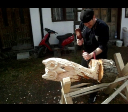uplo - sculptura cu drujba