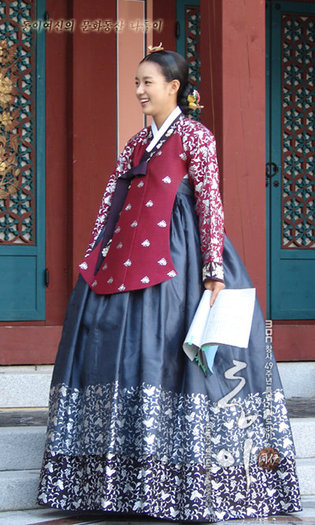 20735421_DEBVHKUNI - bo---dong yi---ob
