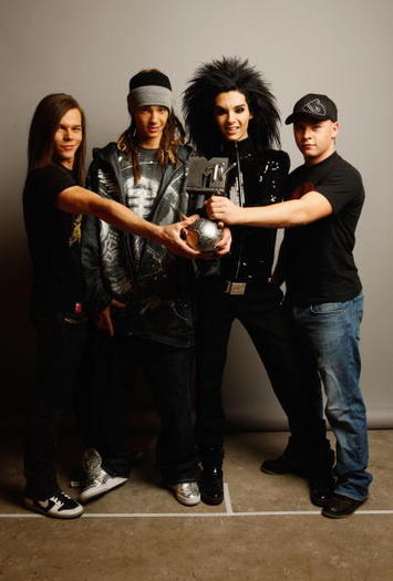 2389e3533194999d219a6018635aa57c[1] - TOKIO HOTEL